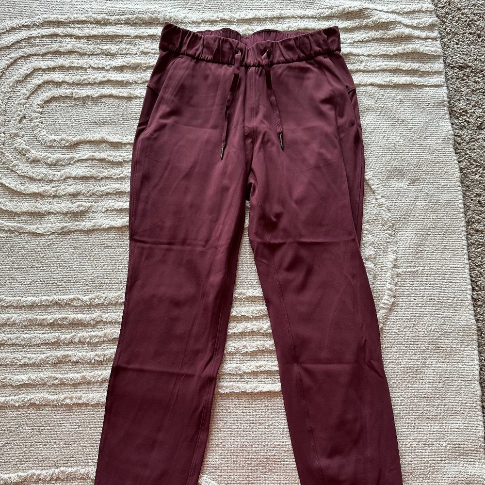 Maroon Stretch High-Rise Pant 7/8 Length (size 4)